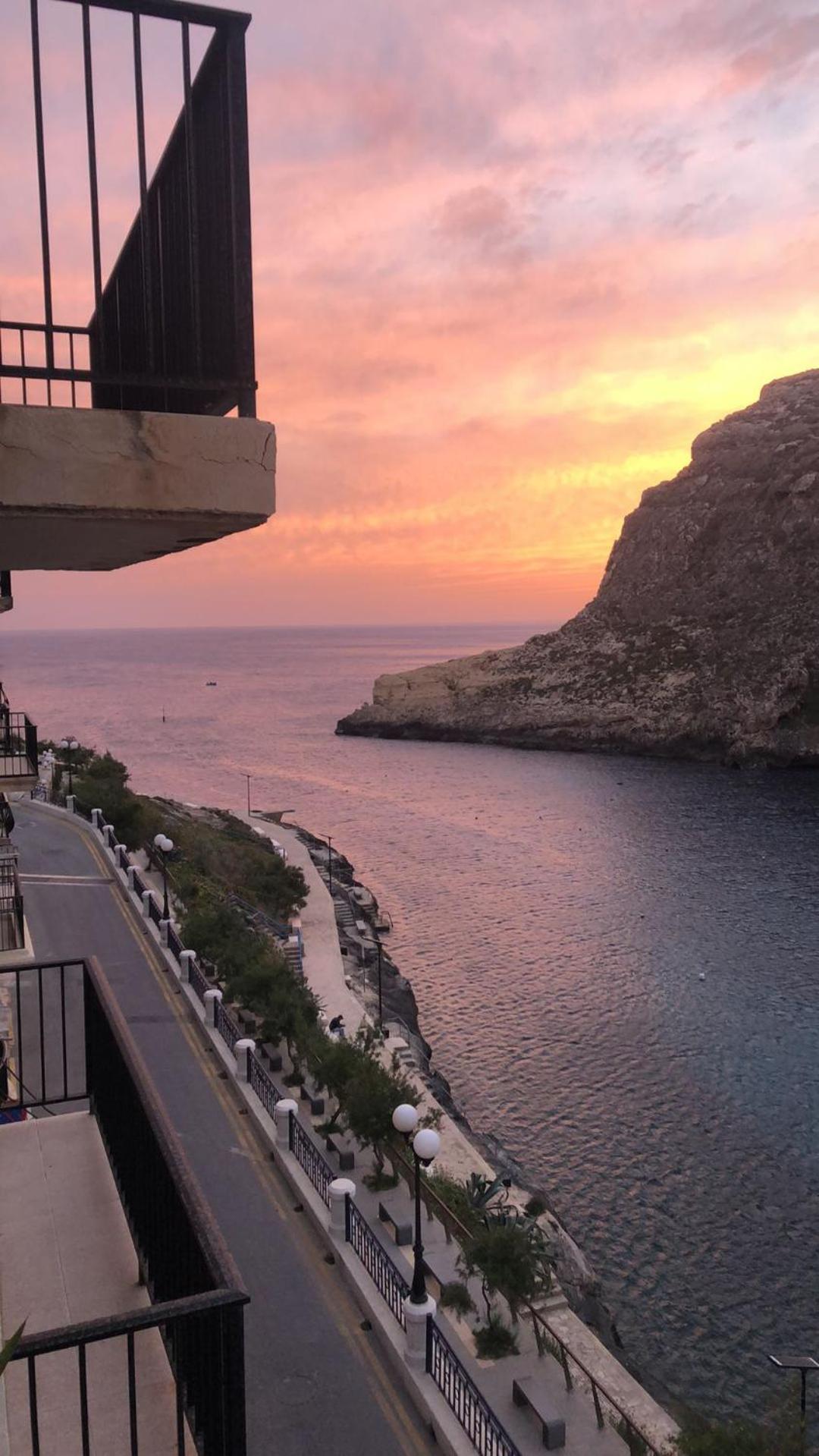 Seafront Apartment With Amazing Sunset View Xlendi Luaran gambar